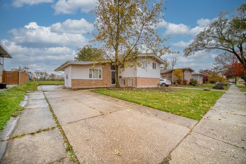 135 Westwood Drive Park Forest IL 60466