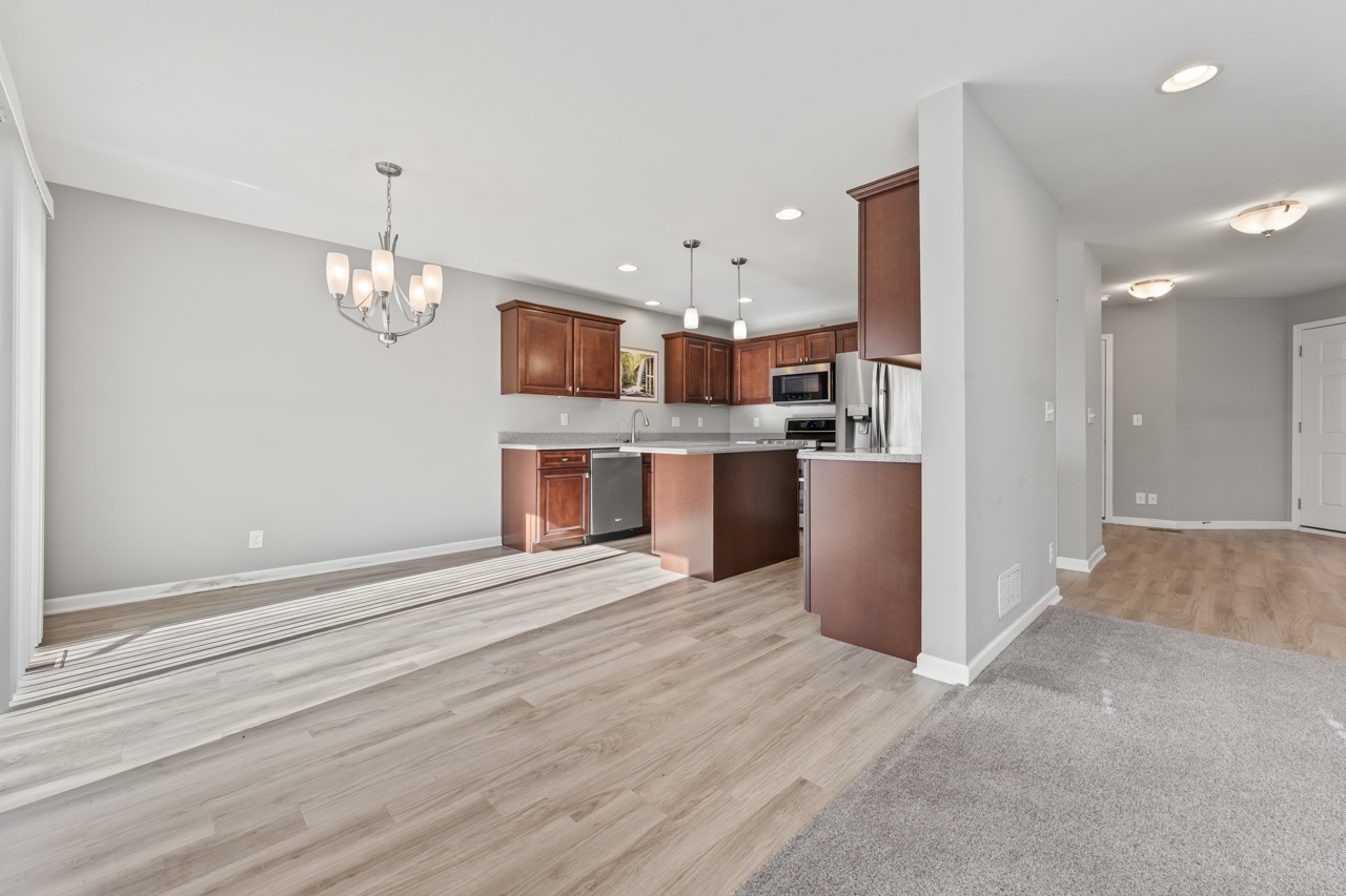 7077 Hidden Green Circle