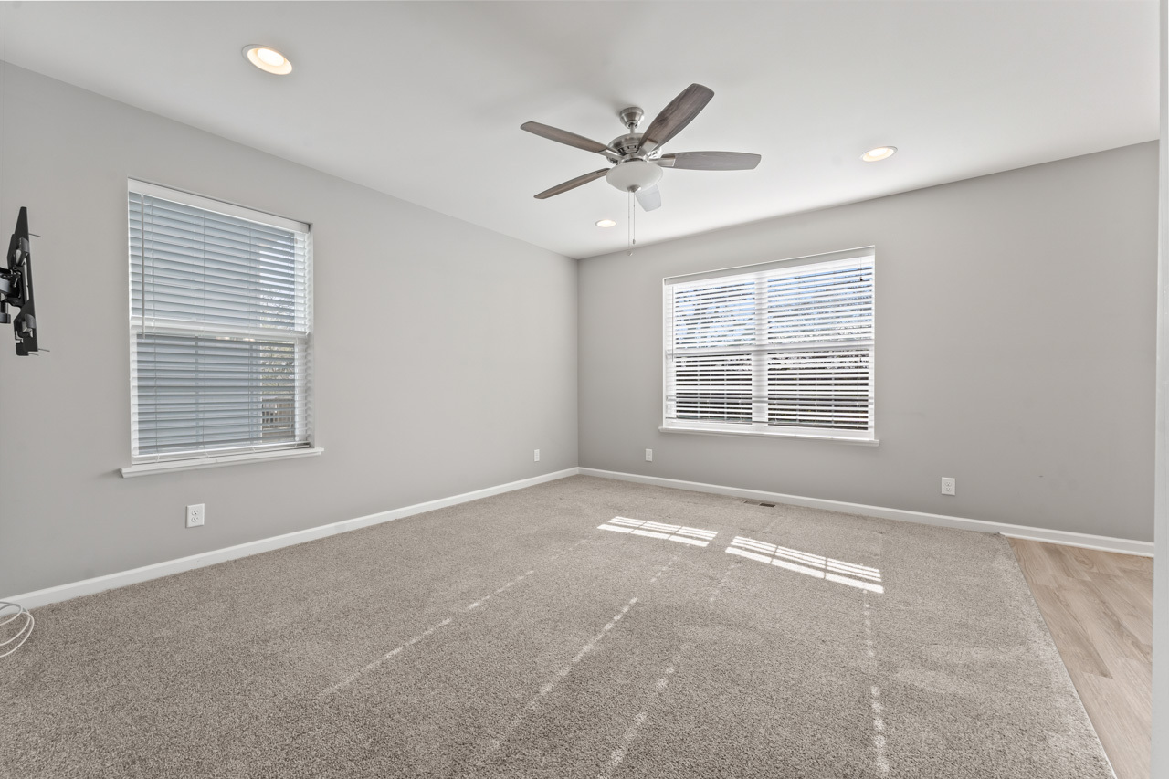 7077 Hidden Green Circle