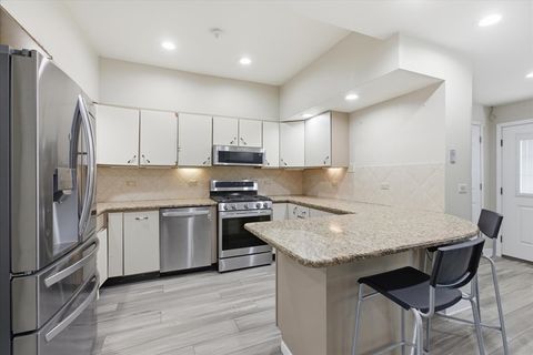 Tiny photo for 6264 W Peterson Avenue, Chicago, IL 60646 (MLS # 12554900)