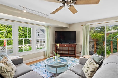 Tiny photo for 7049 N Moselle Avenue, Chicago, IL 60646 (MLS # 12762673)