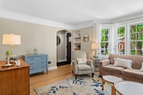 Tiny photo for 7049 N Moselle Avenue, Chicago, IL 60646 (MLS # 12762673)