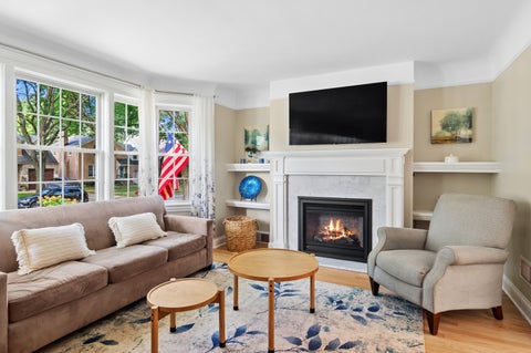 Tiny photo for 7049 N Moselle Avenue, Chicago, IL 60646 (MLS # 12762673)