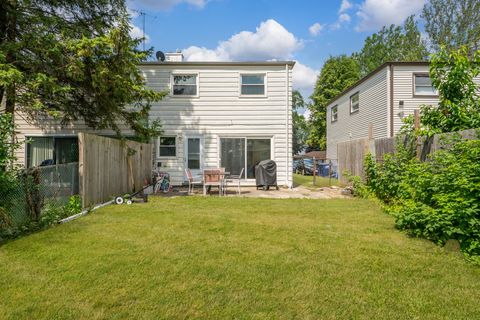 Tiny photo for 381 N 4th Avenue #B, Des Plaines, IL 60016 (MLS # 12603064)