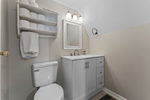 Tiny photo for 381 N 4th Avenue #B, Des Plaines, IL 60016 (MLS # 12603064)