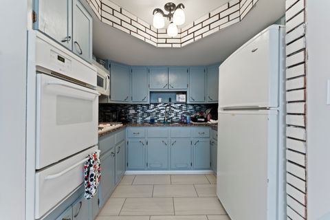 Tiny photo for 381 N 4th Avenue #B, Des Plaines, IL 60016 (MLS # 12603064)