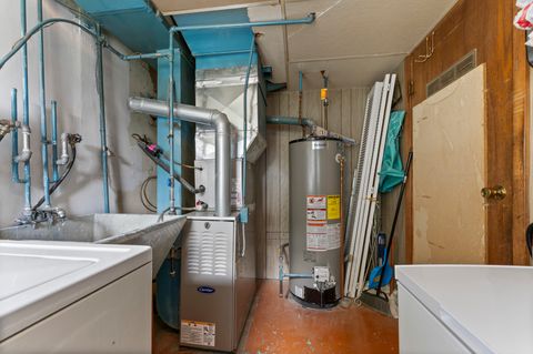 Tiny photo for 381 N 4th Avenue #B, Des Plaines, IL 60016 (MLS # 12603064)