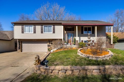 Photo of 1710 ARLINGTON Drive, Hanover Park, IL 60133 (MLS # 12510608)