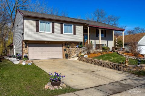 Tiny photo for 1710 ARLINGTON Drive, Hanover Park, IL 60133 (MLS # 12510608)