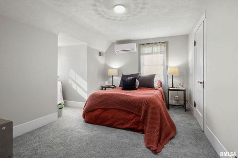 Tiny photo for 104 E LOCUST Street, Galatia, IL 62935 (MLS # QC4269192)