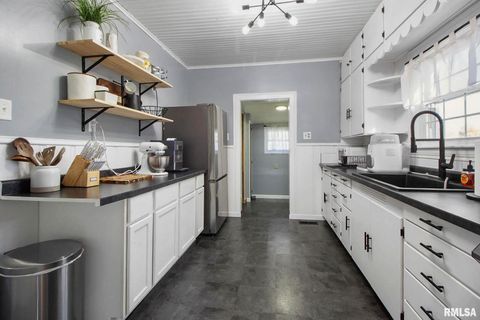 Tiny photo for 104 E LOCUST Street, Galatia, IL 62935 (MLS # QC4269192)