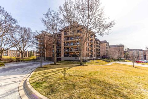 Tiny photo for 3801 Mission Hills Road #209, Northbrook, IL 60062 (MLS # 12596402)