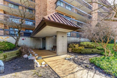 Tiny photo for 3801 Mission Hills Road #209, Northbrook, IL 60062 (MLS # 12596402)