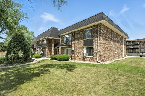 Photo of 18205 Hart Drive #2B, Homewood, IL 60430 (MLS # 12404504)