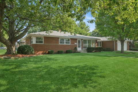 Photo of 1145 S Haddow Avenue, Arlington Heights, IL 60005 (MLS # 12711542)
