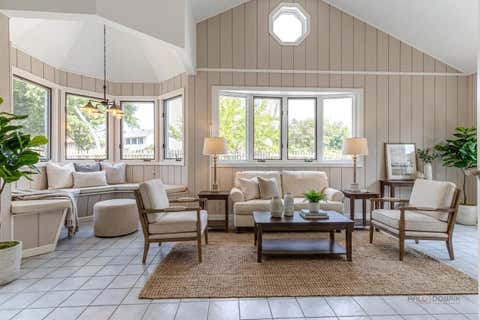 Tiny photo for 45 Monterey Drive, Vernon Hills, IL 60061 (MLS # 12704398)