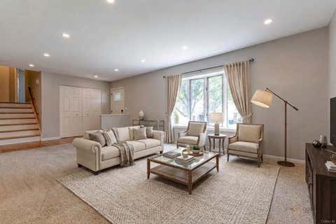 Tiny photo for 45 Monterey Drive, Vernon Hills, IL 60061 (MLS # 12704398)