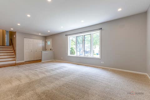 Tiny photo for 45 Monterey Drive, Vernon Hills, IL 60061 (MLS # 12704398)