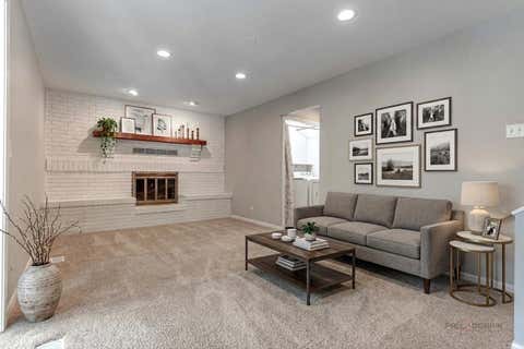 Tiny photo for 45 Monterey Drive, Vernon Hills, IL 60061 (MLS # 12704398)