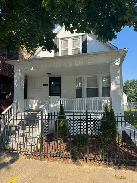 7605 S Champlain Avenue Chicago IL 60619