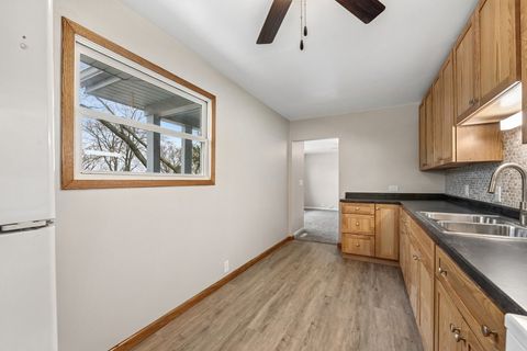 Tiny photo for 59 Wren Road, Carpentersville, IL 60110 (MLS # 12561276)