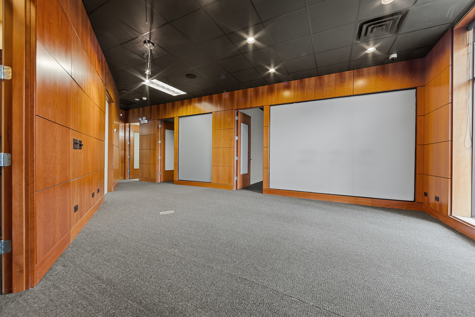 1502 W Chicago Avenue