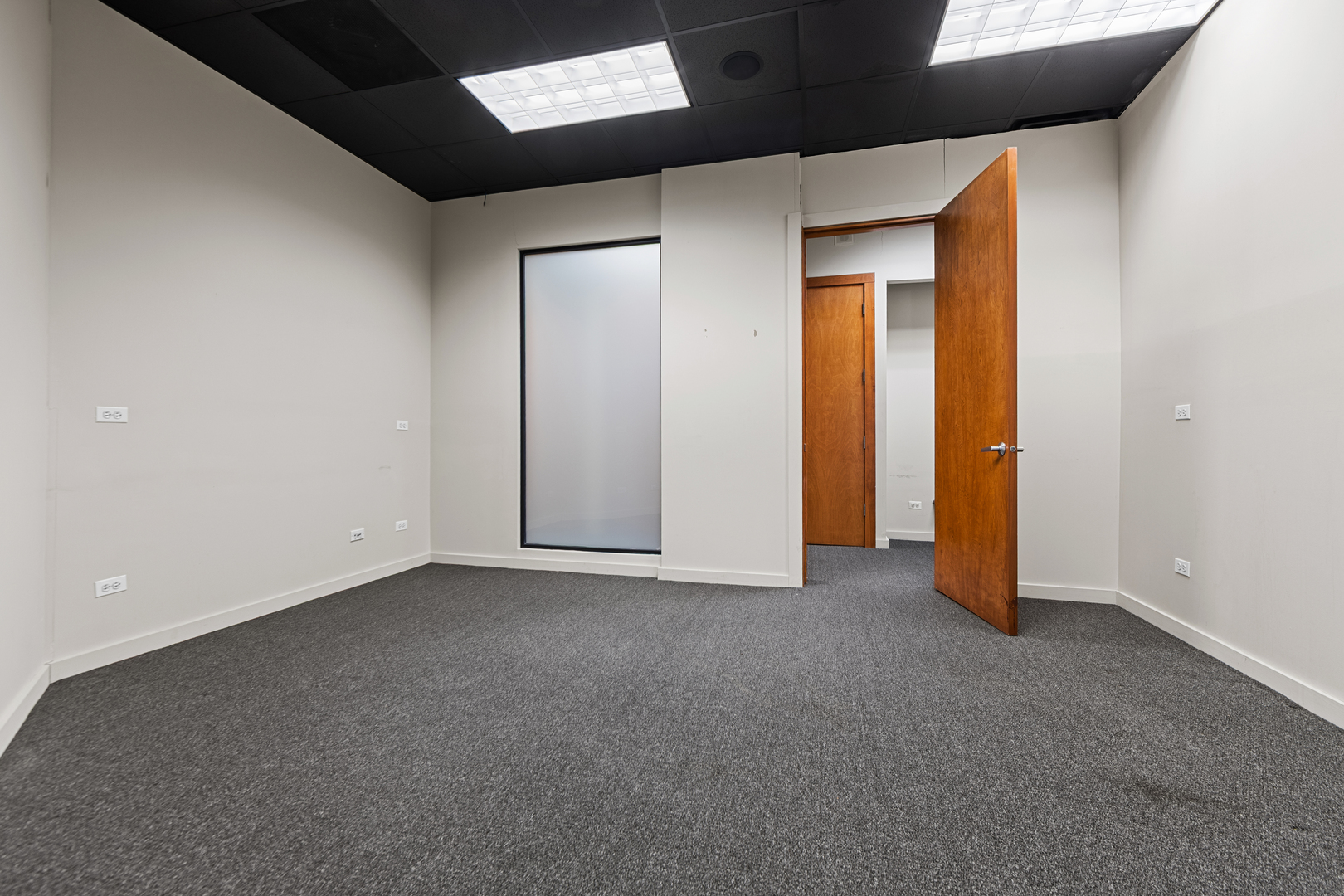 1502 W Chicago Avenue