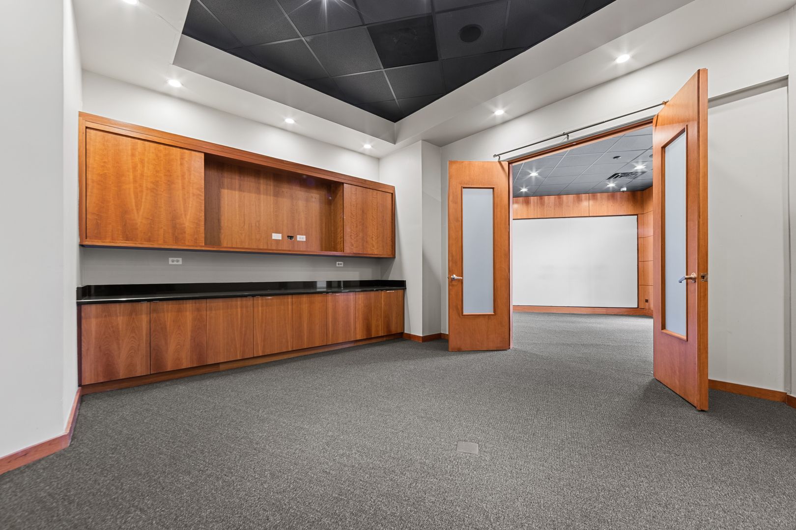 1502 W Chicago Avenue