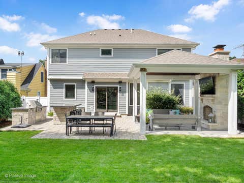 Tiny photo for 4517 Sherwood Avenue, Downers Grove, IL 60515 (MLS # 12729986)