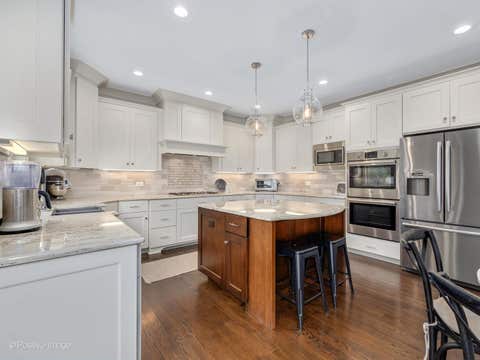Tiny photo for 4517 Sherwood Avenue, Downers Grove, IL 60515 (MLS # 12729986)
