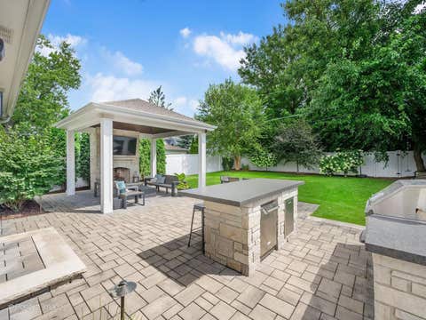 Tiny photo for 4517 Sherwood Avenue, Downers Grove, IL 60515 (MLS # 12729986)