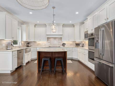 Tiny photo for 4517 Sherwood Avenue, Downers Grove, IL 60515 (MLS # 12729986)