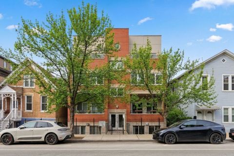 2126 W Armitage Avenue 4 Chicago IL 60647