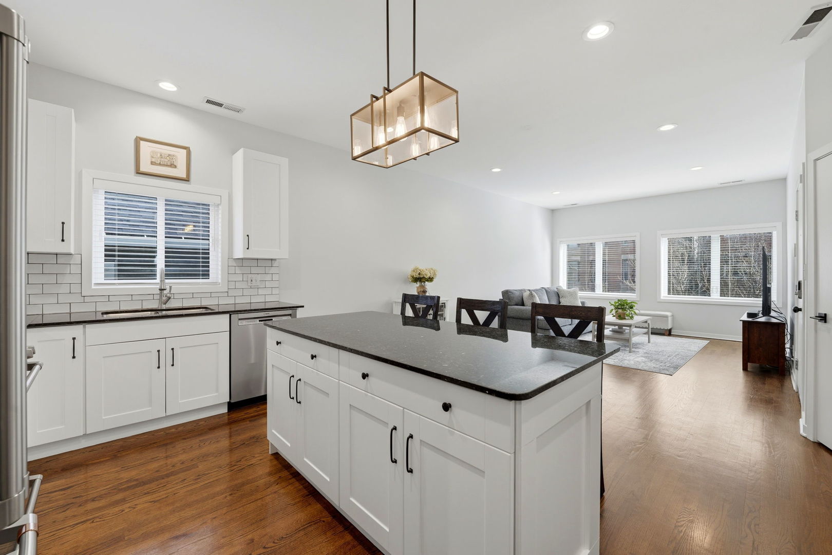 2126 W Armitage Avenue 4