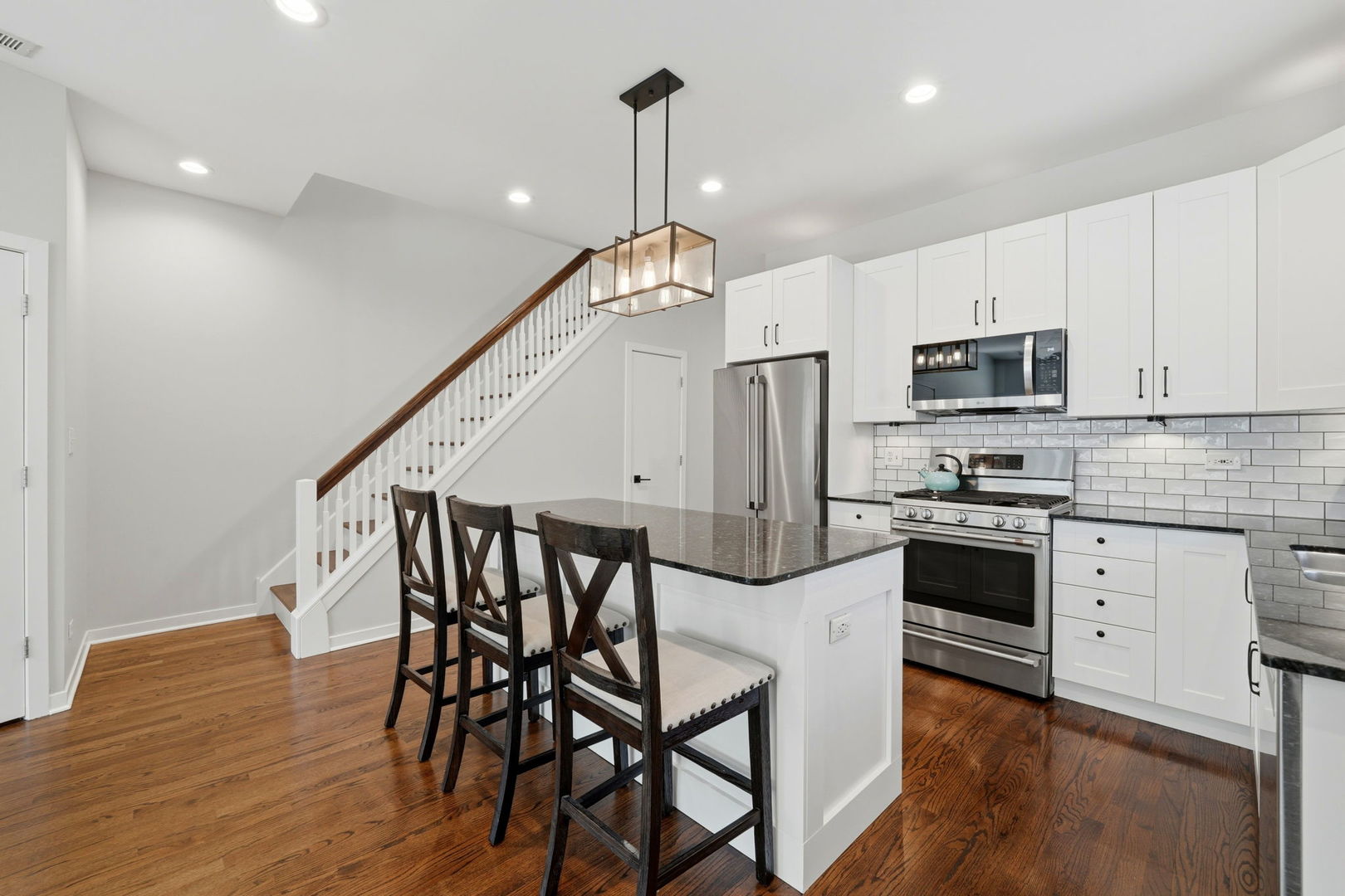 2126 W Armitage Avenue 4