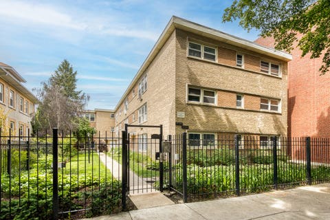 Photo of 1536 W Pratt Boulevard #3D, Chicago, IL 60626 (MLS # 12665986)