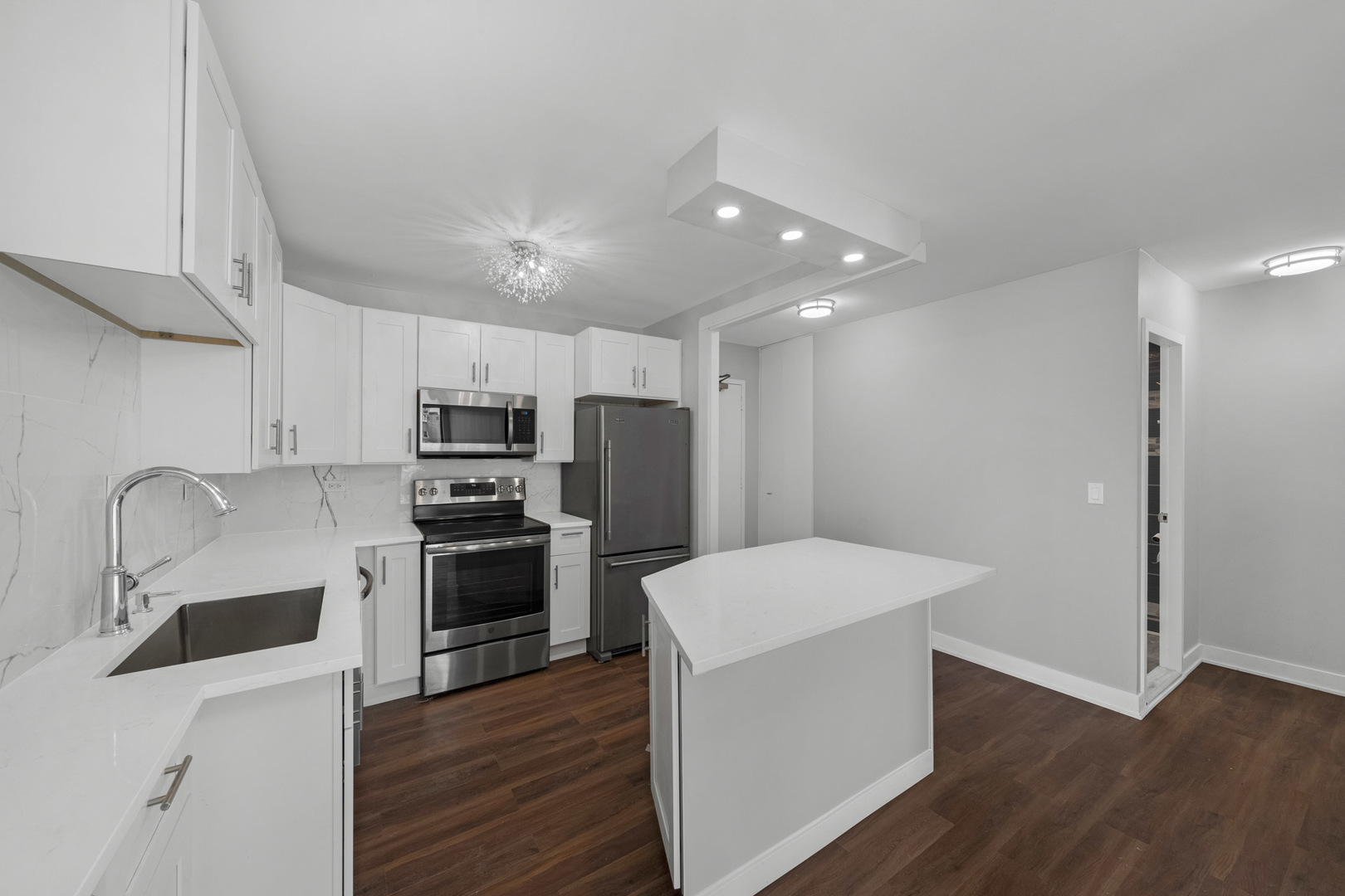 1850 N Clark Street 1202
