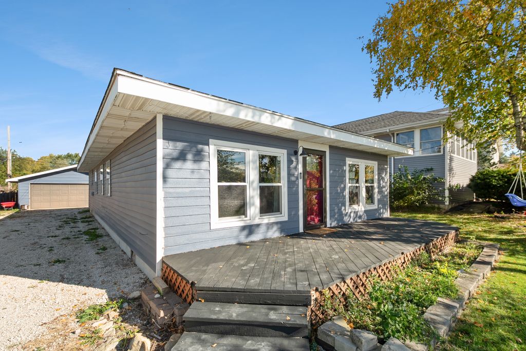 Photo for 115 Elwood Road, Manhattan, IL 60442 (MLS # 12502733)