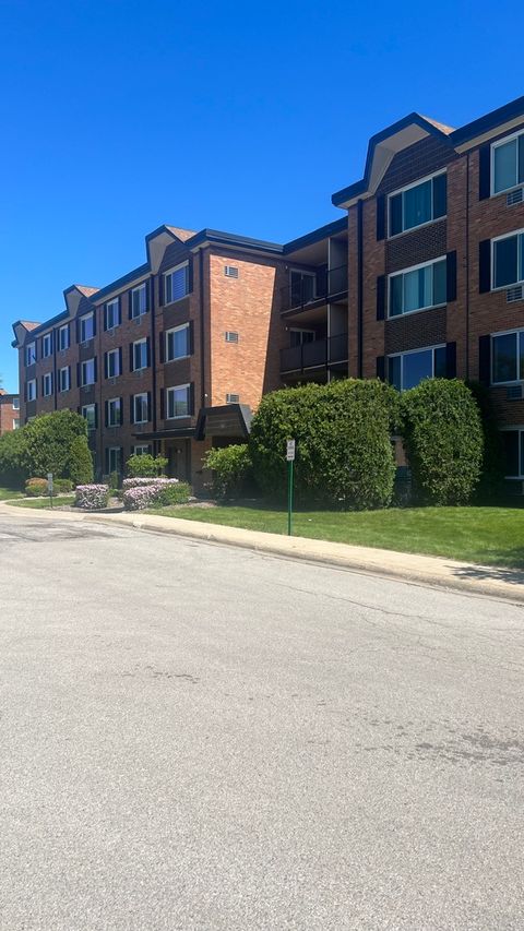 Tiny photo for 1227 S Old Wilke Road #406, Arlington Heights, IL 60005 (MLS # 12652289)
