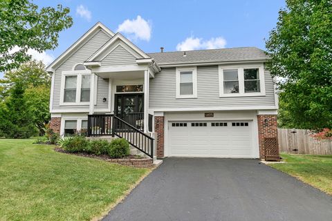 Tiny photo for 1655 Kennsington Lane, Crystal Lake, IL 60014 (MLS # 12480253)