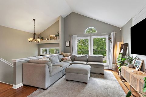 Tiny photo for 1655 Kennsington Lane, Crystal Lake, IL 60014 (MLS # 12480253)