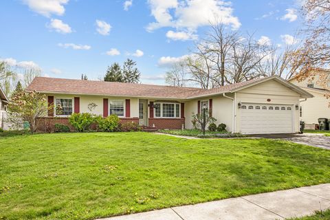 Photo of 33 Walpole Road, Elk Grove Village, IL 60007 (MLS # 12629092)
