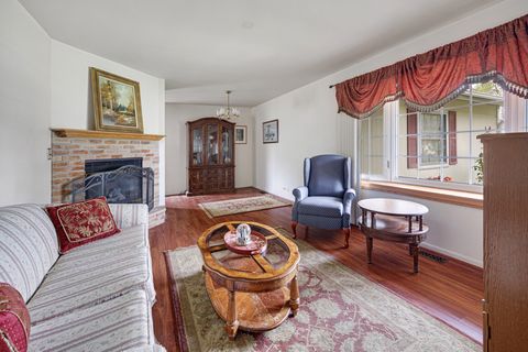 Tiny photo for 33 Walpole Road, Elk Grove Village, IL 60007 (MLS # 12629092)