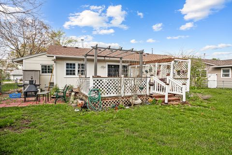Tiny photo for 33 Walpole Road, Elk Grove Village, IL 60007 (MLS # 12629092)