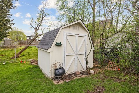 Tiny photo for 33 Walpole Road, Elk Grove Village, IL 60007 (MLS # 12629092)