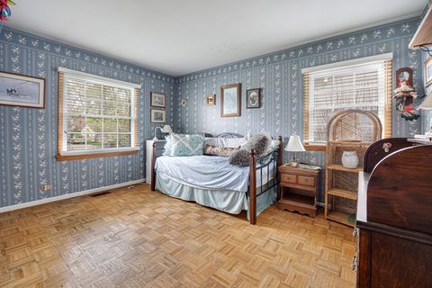 Tiny photo for 33 Walpole Road, Elk Grove Village, IL 60007 (MLS # 12629092)