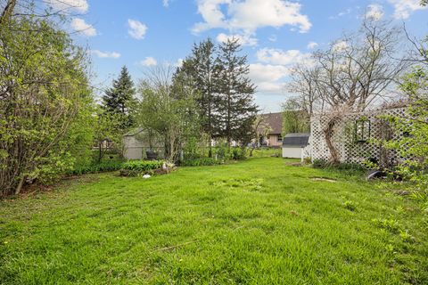 Tiny photo for 33 Walpole Road, Elk Grove Village, IL 60007 (MLS # 12629092)