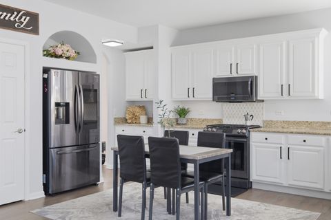 Tiny photo for 748 N Overlook Trail, Round Lake, IL 60073 (MLS # 12581877)