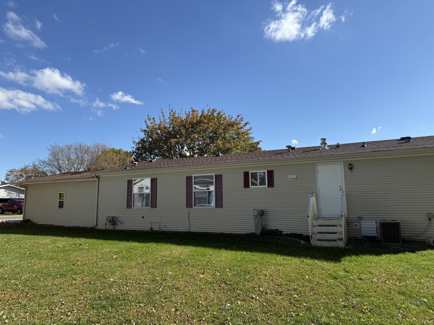 409 E Wood Lane