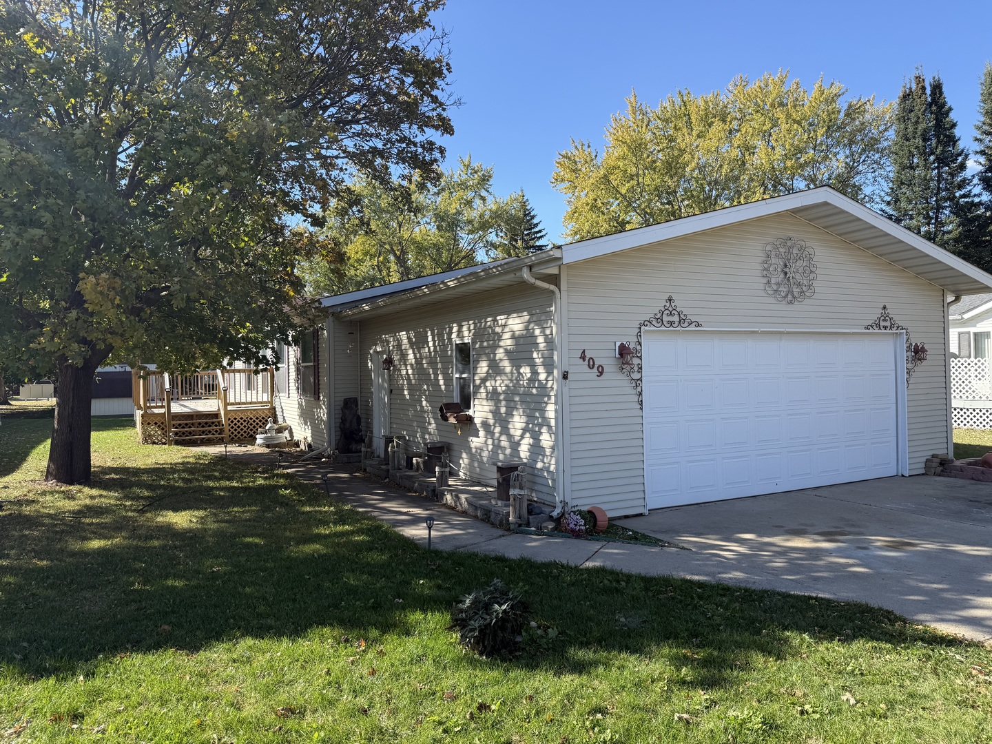 409 E Wood Lane